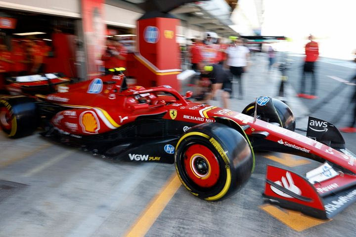 Ισπανική φιέστα με τον πρώτο χρόνο του Σάινθ, τέσσερις ομάδες σε 0,15” στις τρίτες δοκιμές της Βαρκελώνης