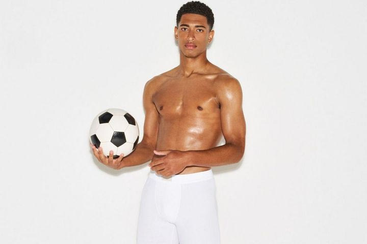 Μπέλιγχαμ: Φωτογραφήθηκε ημίγυμνος, διαφημίζοντας τα εσώρουχα της εταιρείας της Καρντάσιαν