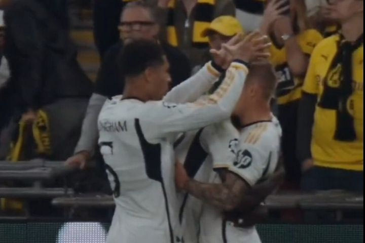 Ρεάλ: Ο Μπέλιγχαμ έβαλε “στέμμα” στο κεφάλι του Κρόος στο πρώτο γκολ κόντρα στην Ντόρτμουντ