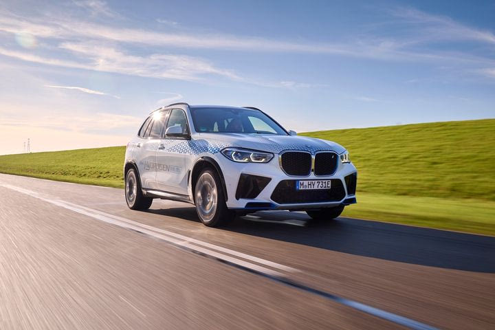 BMW: 45 χρόνια υδρογονοκίνητα μοντέλα – Ποιοι διάσημοι τα έχουν δοκιμάσει