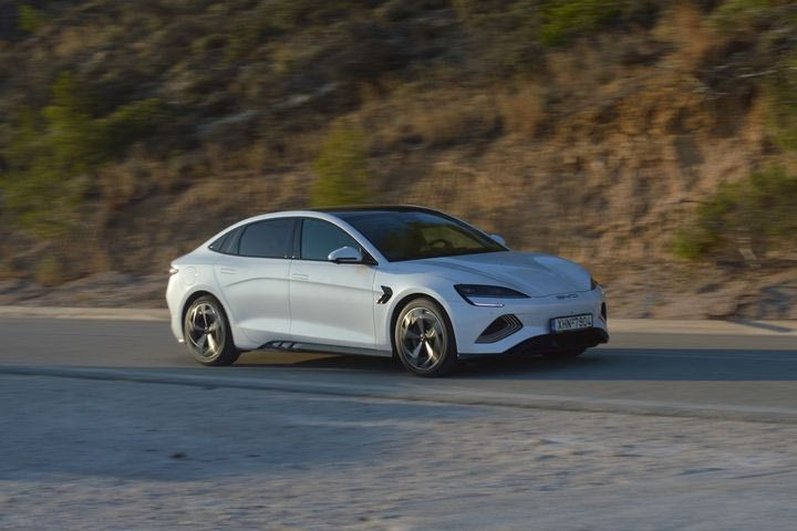 Η εντυπωσιακή BYD Seal είναι το νέο αυτοκίνητο του Φιλ Φόντεν