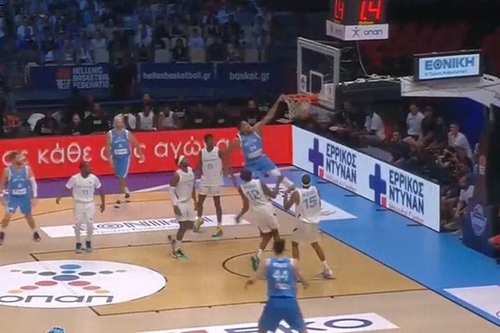 Μπαχάμες – Ελλάδα: Το επιβλητικό κάρφωμα του Γιάννη Αντετοκούνμπο με το ένα χέρι