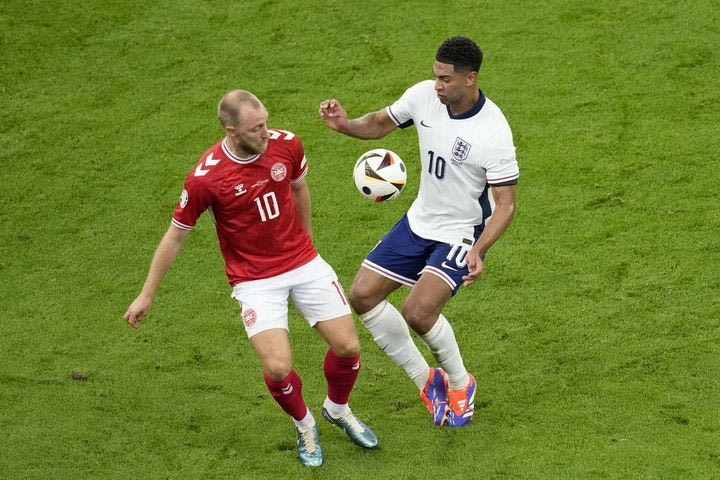 Euro 2024, Δανία – Αγγλία 1-1: Οι Δανοί έμειναν όρθιοι, οι Αγγλοι βολεύτηκαν με την ισοπαλία και όλα ανοιχτά στον τρίτο όμιλο