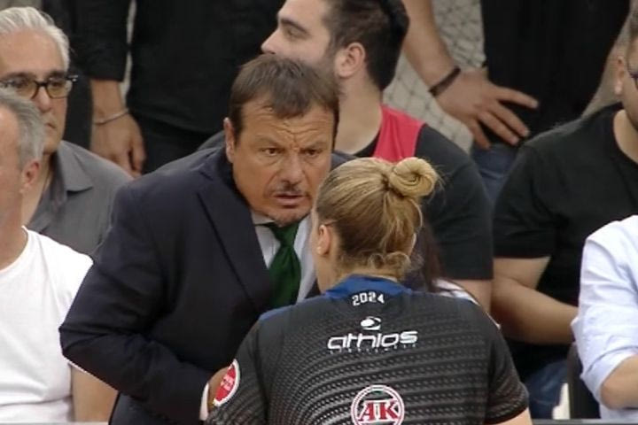 Ολυμπιακός – Παναθηναϊκός AKTOR: Ένταση μεταξύ Σλούκα, Κάναν και Αταμάν λίγο πριν το φινάλε του δεύτερου τελικού