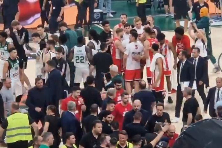Παναθηναϊκός AKTOR – Ολυμπιακός: Πρόστιμο 20.000 ευρώ από τη ΔΕΑΒ σε Λεσόρ και Λαρεντζάκη για το επεισόδιο μετά από το Game 3 των τελικών