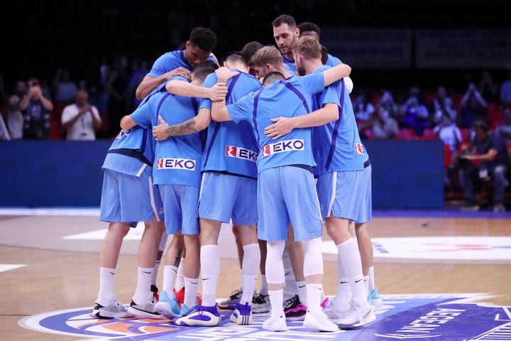 Μπαχάμες – Ελλάδα: Η έξοδος της Εθνικής στο παρκέ του ΣΕΦ υπό το “The Final Countdown”