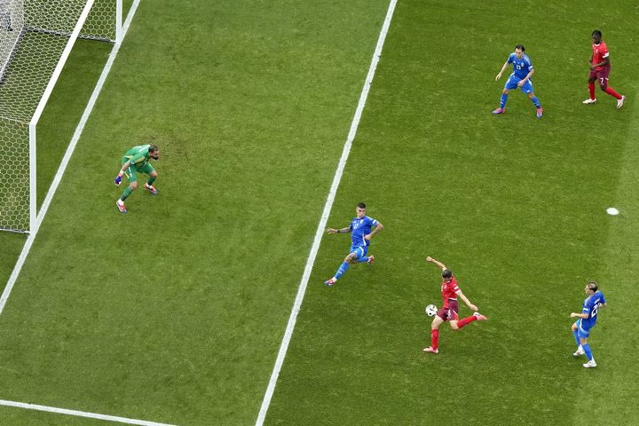 Euro 2024, Ελβετία – Ιταλία: Ο Φρόιλερ νίκησε τον Ντοναρούμα και άνοιξε το σκορ για την ομάδα του Γιακίν