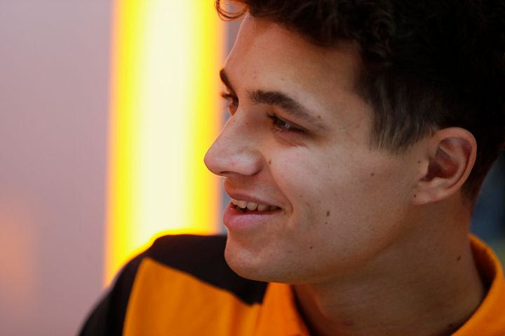 O Λάντο Νόρις βράβευσε τον Ντάνι Καρβαχάλ στον τελικό του Ουέμπλεϊ