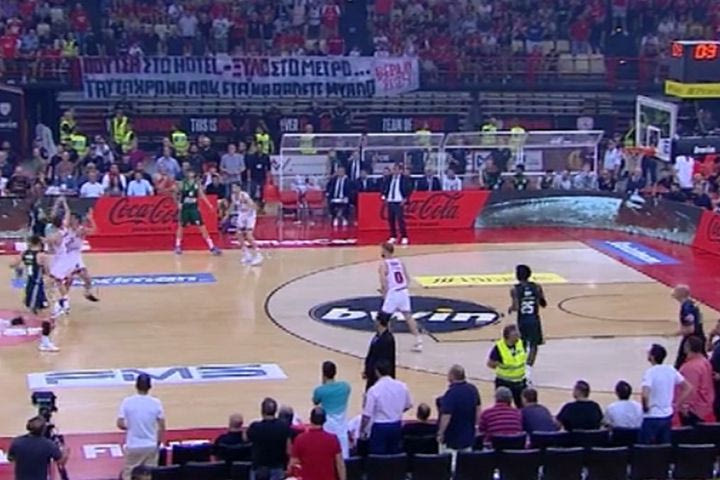 Ολυμπιακός – Παναθηναϊκός AKTOR: Απίθανο buzzer beater του Τζέριαν Γκραντ από το κέντρο