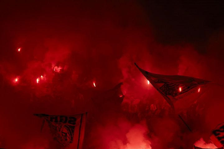 Ντόρτμουντ: Απίθανο pyro show από τους οπαδούς των Βεστφαλών πριν από την έναρξη του δευτέρου μέρους
