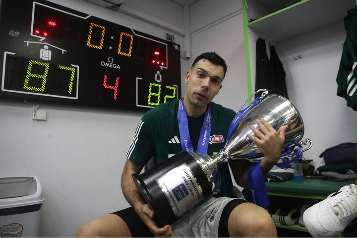 Παναθηναϊκός AKTOR: Η κούπα του πρωταθλήματος στα χέρια των πρωταγωνιστών