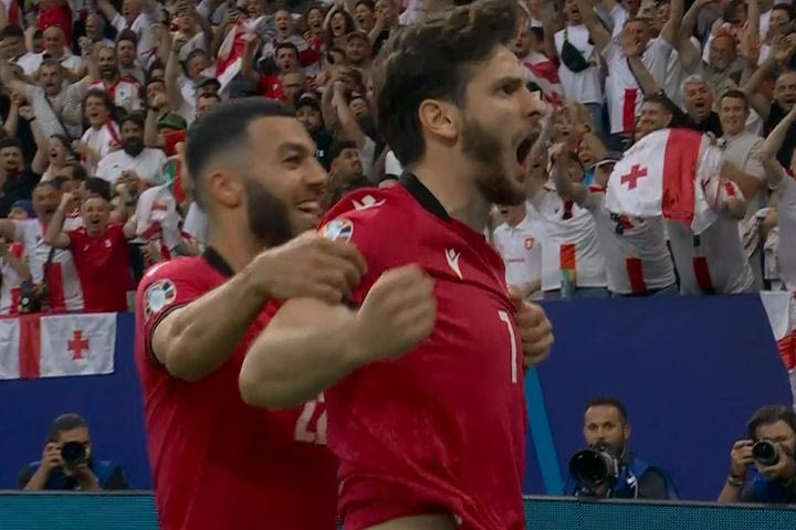 Euro 2024, Γεωργία – Πορτογαλία: Ο Κβαρατσχέλια με υπέροχο πλασέ έκανε το 1-0