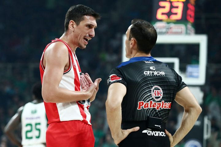 Ο Ολυμπιακός διαφώνησε με τον ορισμό των διαιτητών του πέμπτου τελικού
