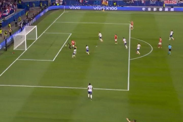 Euro 2024, Αυστρία – Γαλλία: Σωτήρια επέμβαση του Μενιάν σε πλασέ του Μπαουμγκάρτνερ