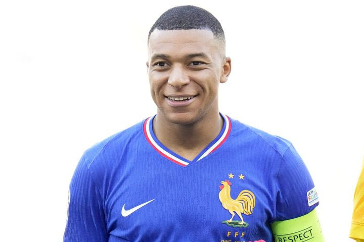 Ο Εμπαπέ έσπασε τα κοντέρ: Ο νεότερος που έφτασε τα 400 γκολ από την εποχή του Πελέ