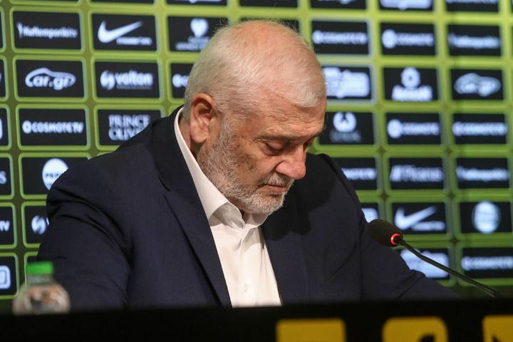 ΑΕΚ: Το “αντίο” και η συγκίνηση του Δημήτρη Μελισσανίδη μέσα από δέκα κλικ