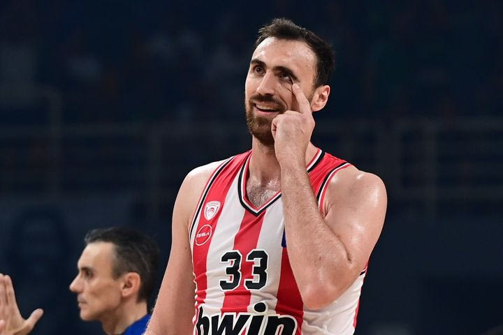 ΚΑΕ Ολυμπιακός: “Ντροπή σας. Ραντεβού την Τετάρτη στο ΣΕΦ”