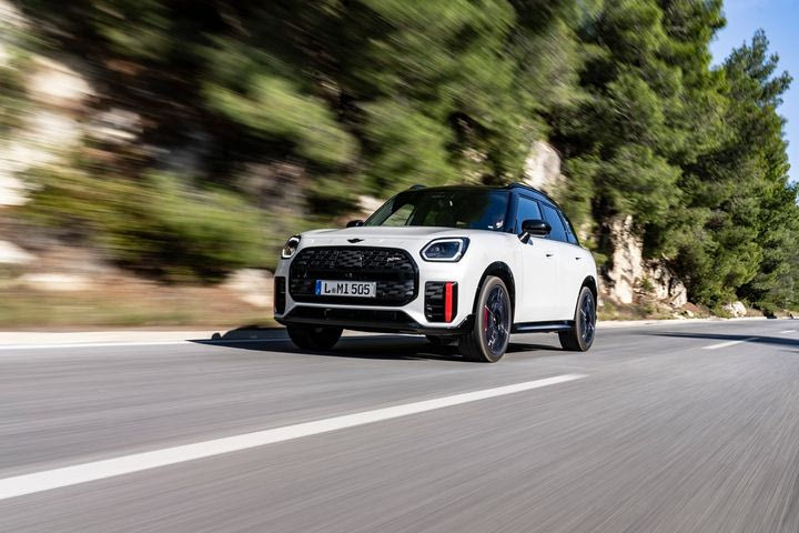 Το MINI JCW Countryman με τους 300 ίππους έρχεται να αλλάξει όλα όσα ξέρουμε για τα SUV