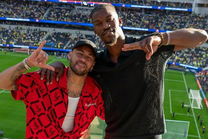 Νεϊμάρ και Τζίμι Μπάτλερ παρακολούθησαν μαζί το Βραζιλία – Κόστα Ρίκα και απαθανάτισαν τη στιγμή