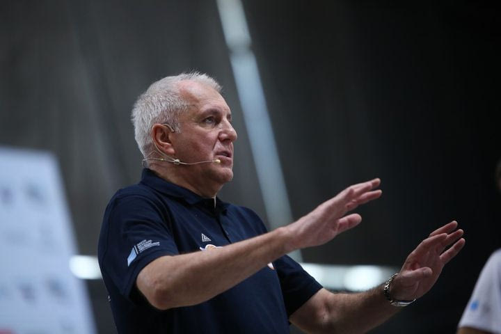 Ομπράντοβιτς: “Όλοι οι παίκτες προτιμούν την επίθεση, με τον Ιτούδη τους δίναμε κίνητρο να παίξουν άμυνα”