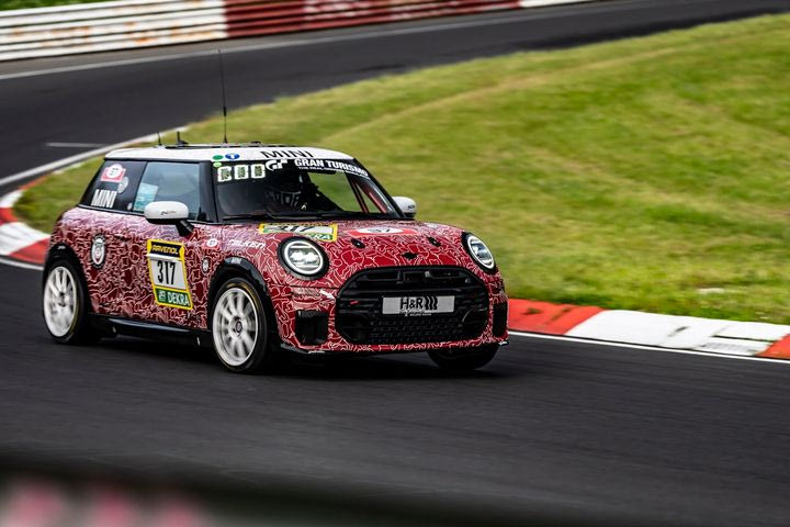 Νίκη πριν από την παγκόσμια εμπορική του πρεμιέρα για το νέο MINI John Cooper Works