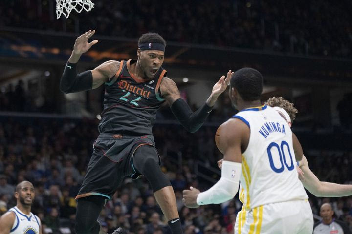 NBA: Οι Γουίζαρντς κράτησαν με νέο διετές συμβόλαιο τον Χολμς