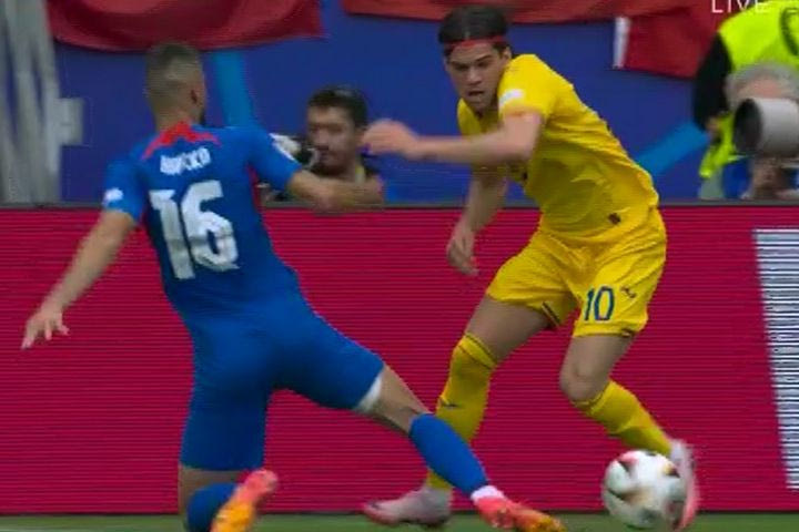 Euro 2024, Σλοβακία – Ρουμανία: Οι Ρουμάνοι κέρδισαν πέναλτι με παρέμβαση του VAR και ο Μάριν έκανε το 1-1