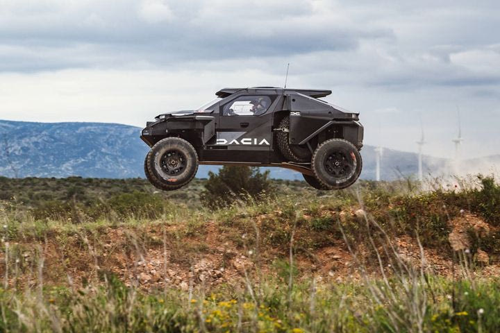H Dacia είναι έτοιμη για το Dakar- Το δείχνει με το αγωνιστικό Sandrider δια χειρός Λεμπ