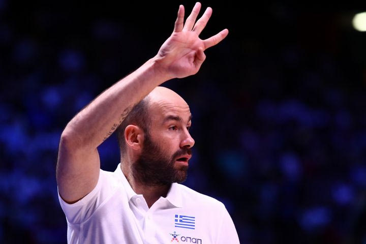 Σπανούλης: “Όλα τα παιδιά μπορούν να αγωνιστούν σε τρεις θέσεις, ίσως ούτε ο Γουόκαπ με τον Καλάθη πίστευαν ότι μπορούν να παίξουν μαζί”