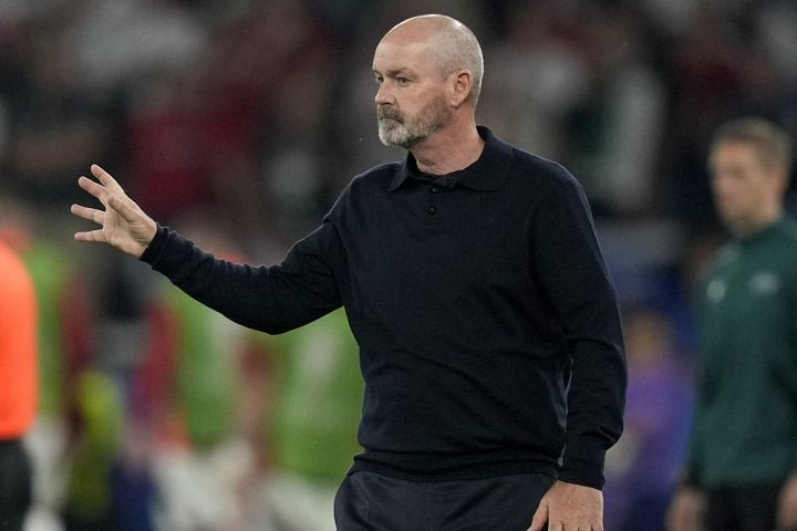 Euro 2024, Κλαρκ: “Θέλω μία απάντηση για το πέναλτι που δεν μας έδωσαν, γιατί έβαλαν Αργεντινό διαιτητή και όχι Ευρωπαίο;”