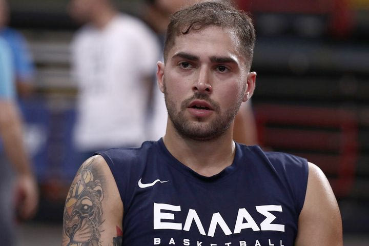 Ο Βασίλης Τολιόπουλος στο SPORT24: “Με πιάνει δέος όταν μοιράζομαι το παρκέ με τον κόουτς Σπανούλη”