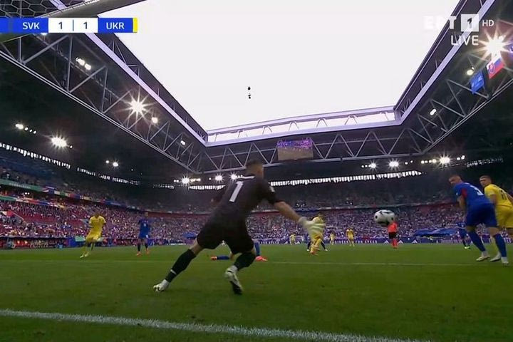 Euro 2024, Σλοβακία – Ουκρανία: Ο Σαπαρένκο με υπέροχο πλασέ νίκησε τον Ντουμπράβκα και ισοφάρισε 1-1