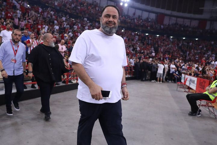 Ολυμπιακός – Παναθηναϊκός AKTOR: Βαγγέλης και Μιλτιάδης Μαρινάκης στο ΣΕΦ για το ντέρμπι