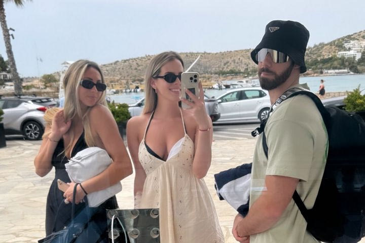 Παναθηναϊκός AKTOR: Για μπάνιο με την Μιλίτσα και την Σάρα Σακραντζίγια ο Βιλντόσα