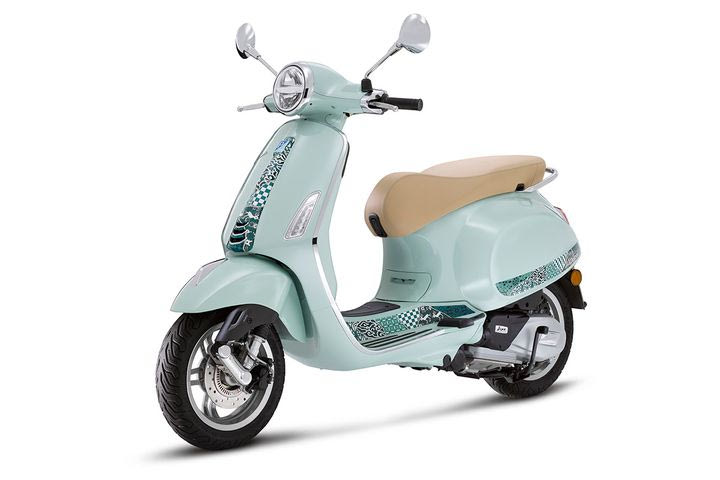 Vespa Primavera Batik: Ενώνοντας δύο μακρινούς πολιτισμούς