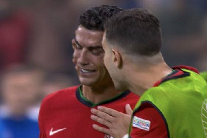 Euro 2024, Πορτογαλία – Σλοβενία: Πλάνταξε στο κλάμα ο Ρονάλντο μετά το χαμένο πέναλτι, προσπαθούσαν να τον συνεφέρουν