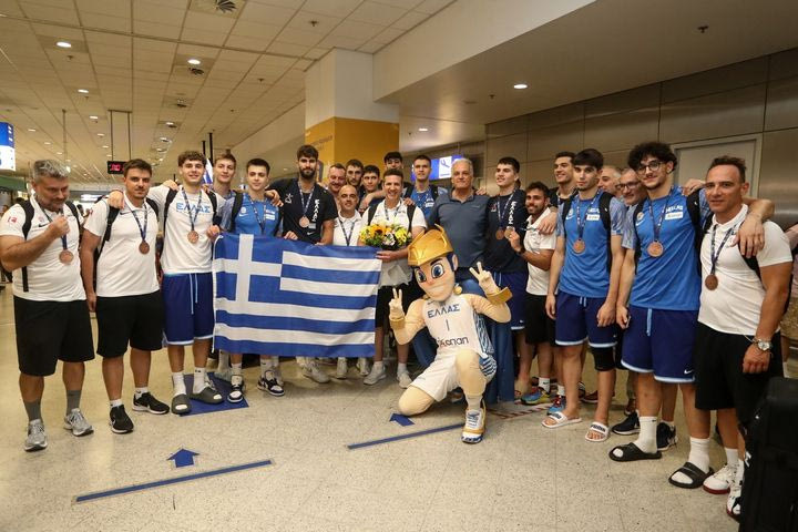 Επέστρεψε με χαμόγελα και τα χάλκινα μετάλλια στο στήθος η Εθνική Νέων Ανδρών