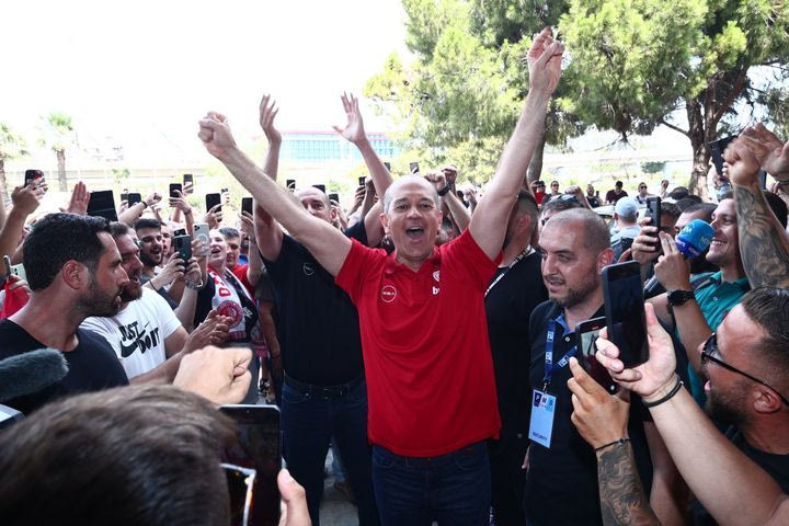 Επικό tweet της ΚΑΕ Ολυμπιακός με καλησπέρα, ταχυπαλμίες και τσεκ-απ