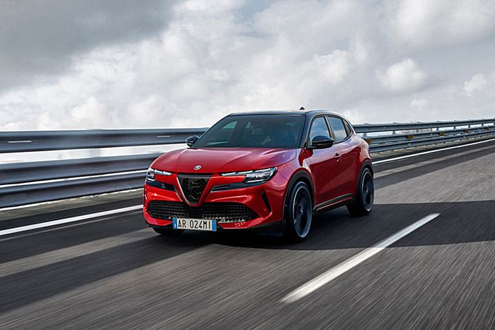 Η ηλεκτρική Alfa Romeo Junior από €28.900- Φέρνει ανακατατάξεις στα B-SUV