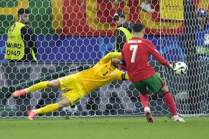 Euro 2024, Πορτογαλία – Σλοβενία: Ο Όμπλακ νίκησε τον Ρονάλντο από την άσπρη βούλα
