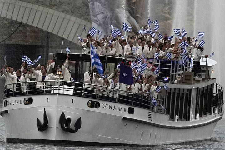 Ολυμπιακοί Αγώνες: Η Εθνική Μπάσκετ έφυγε για τη Λιλ πριν από την ολοκλήρωση της Τελετής Έναρξης
