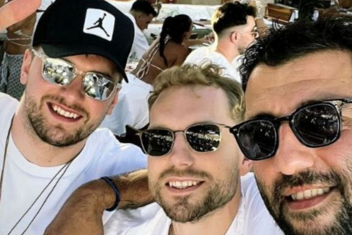 Ο Γιάννης Μπουρούσης μαζί με τον Λούκα Ντόντσιτς στη Μύκονο