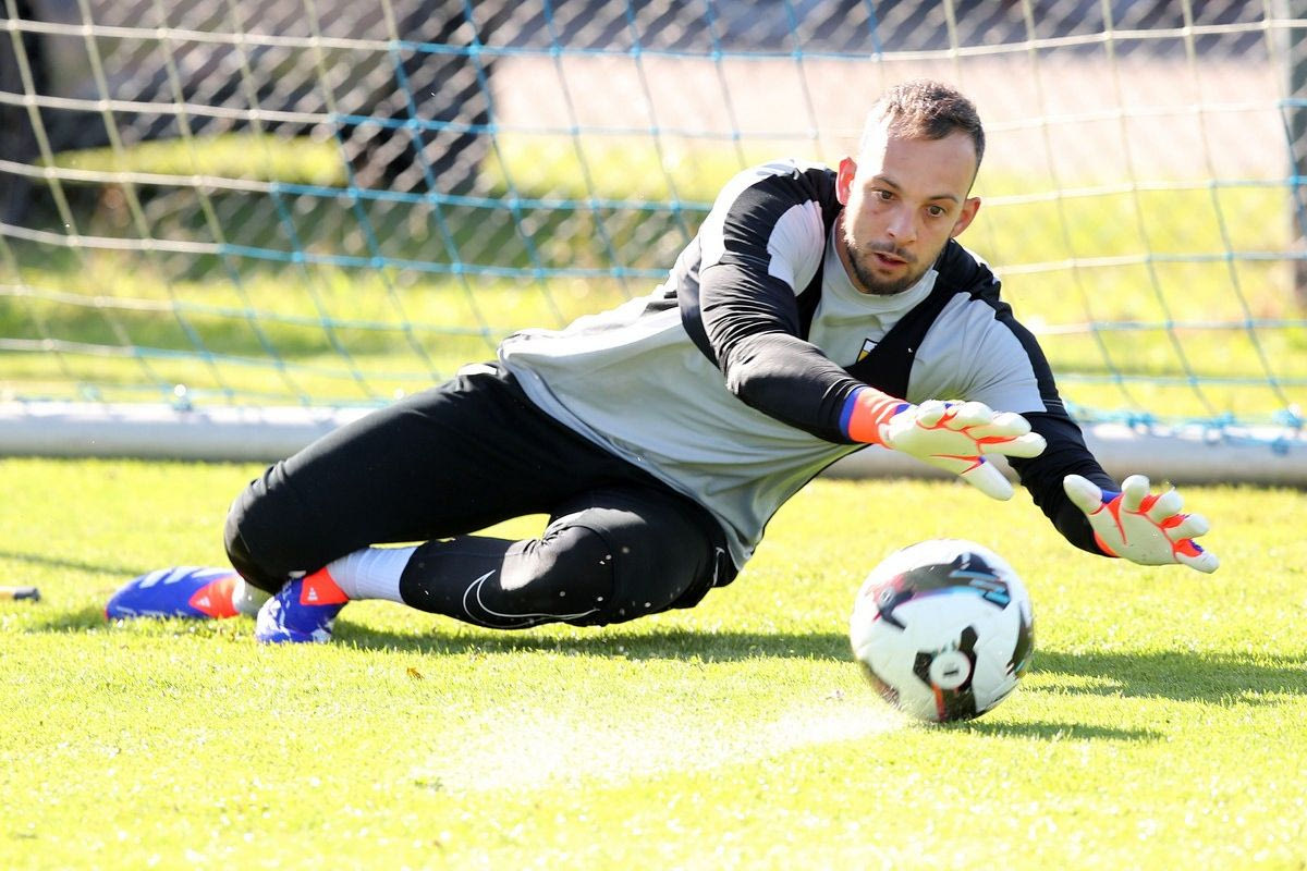 Η προπόνηση του Μπρινιόλι με την ΑΕΚ