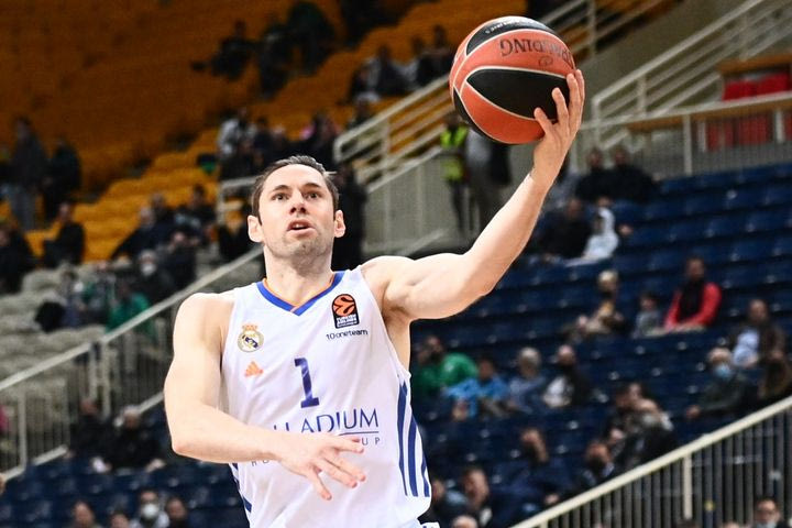 Αρμάνι Μιλάνο μεταγραφές: Ανακοίνωσε την απόκτηση του Κοζέρ