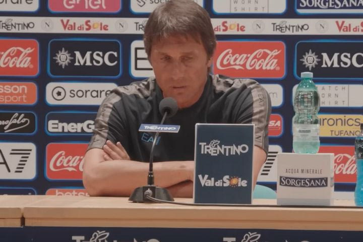 Κόντε: “Η Νάπολι δεν ξεκινάει από υψηλή θέση, πρέπει να δούμε ποιοι θα μείνουν και ποιοι πρέπει να παίξουν αλλού”