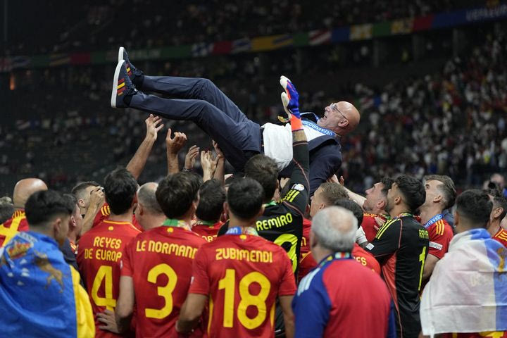 Euro 2024, Ντε λα Φουέντε: “Άξια η νίκη μας, υπερήφανος για αυτά τα παιδιά”