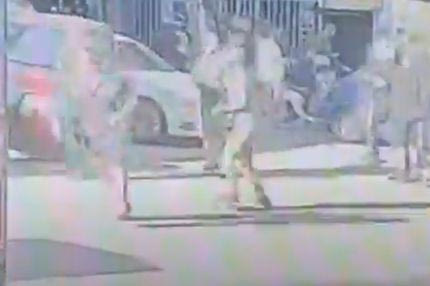 Βίντεο ντοκουμέντο: Η στιγμή της συμπλοκής των οπαδών του Παναθηναϊκού έξω από τη Λεωφόρο