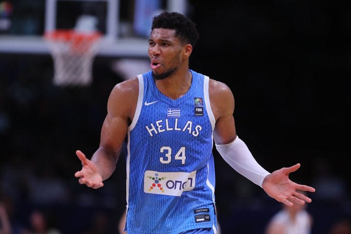 Κροατία – Ελλάδα: Standing ovation για τον Γιάννη Αντετοκούνμπο στα τελευταία δευτερόλεπτα του τελικού