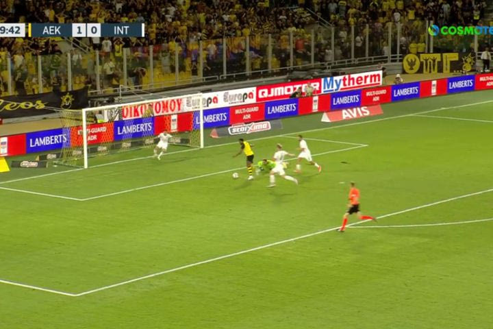 Το 2-0 της ΑΕΚ από τον Λιβάι Γκαρσία, έπειτα από βαθιά μπαλιά του Στρακόσα
