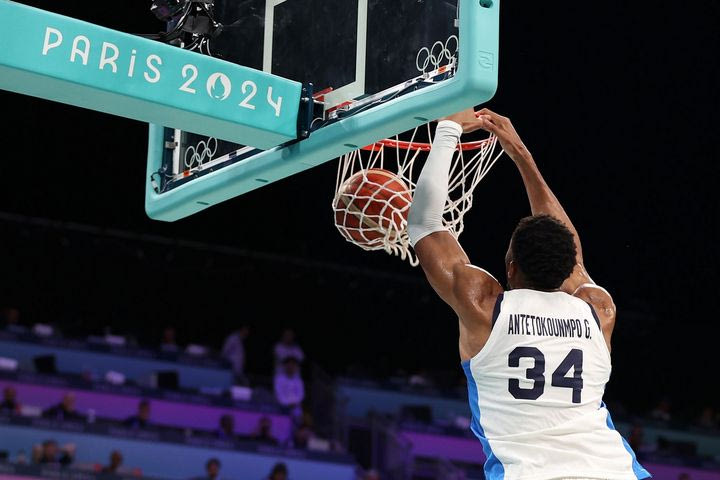 Ολυμπιακοί Αγώνες, Ελλάδα – Καναδάς: Ελληνική αντεπίθεση με τρίποντα και θεαματικό κάρφωμα του Γιάννη έπειτα από ασίστ του Καλάθη